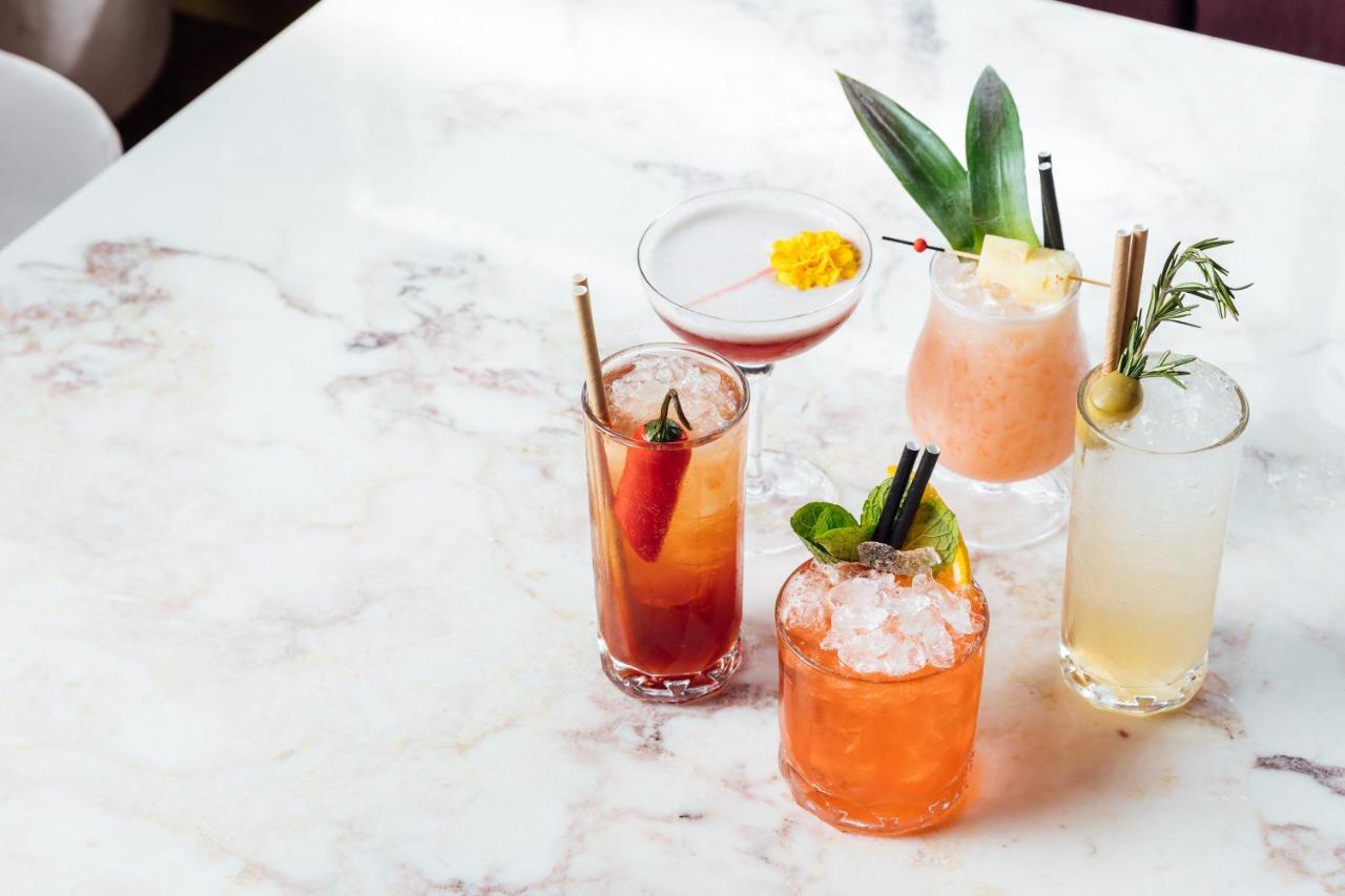 Hotel X Brisbane Fortitude Vly, Vignette Collection By Ihg Fortitude Valley Exterior foto Cocktails at the bar